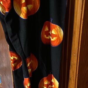 No Boundaries Black and Orange Pumpkin Leggings